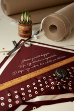 Įkelti vaizdą į galerijos rodinį, V&V „Apie stebuklus“ skarelė