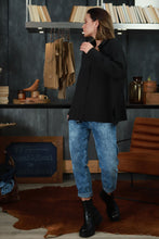 Įkelti vaizdą į galerijos rodinį, V&V “Boyfriend‘ai“ mėlyni blukinti džinsai