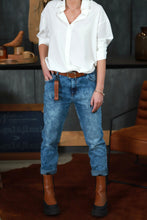 Įkelti vaizdą į galerijos rodinį, V&V “Boyfriend‘ai“ mėlyni blukinti džinsai