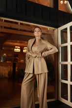 Įkelti vaizdą į galerijos rodinį, „Golden dust“ švarkas