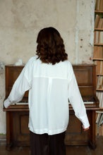 Įkelti vaizdą į galerijos rodinį, V&V „Love me tender balti marškiniai