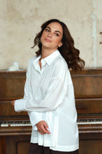 Įkelti vaizdą į galerijos rodinį, V&V „Love me tender balti marškiniai