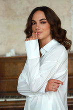 Įkelti vaizdą į galerijos rodinį, V&V „Love me tender balti marškiniai