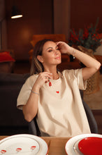 Įkelti vaizdą į galerijos rodinį, V&V „Širdytė“ ivory spalvos marškinėliai