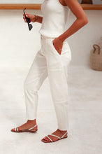 Įkelti vaizdą į galerijos rodinį, V&V „Smart“ balti džinsai