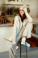 Įkelti vaizdą į galerijos rodinį, V&amp;V „Almond milk“plačios kelnės
