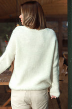 Įkelti vaizdą į galerijos rodinį, V&amp;V „Candlelight“ alpakos vilnos megztukas
