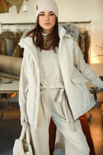 Įkelti vaizdą į galerijos rodinį, V&amp;V „Full moon“striukinė liemenė
