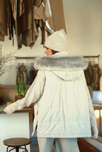 Įkelti vaizdą į galerijos rodinį, V&amp;V „Full moon“striukinė liemenė
