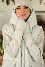 Įkelti vaizdą į galerijos rodinį, V&amp;V „Full moon“striukinė liemenė
