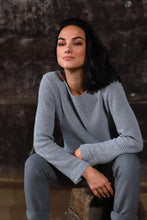 Įkelti vaizdą į galerijos rodinį, V&amp;V „Grey tone lover“ megztukėlis

