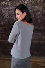 Įkelti vaizdą į galerijos rodinį, V&amp;V „Grey tone lover“ megztukėlis
