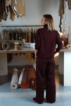 Įkelti vaizdą į galerijos rodinį, V&amp;V  „Merlot“ plačios kelnės
