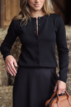Įkelti vaizdą į galerijos rodinį, V&amp;V „Nero“ merino megztukas
